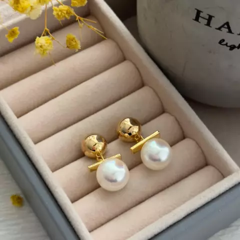 An image of a product called sırğa