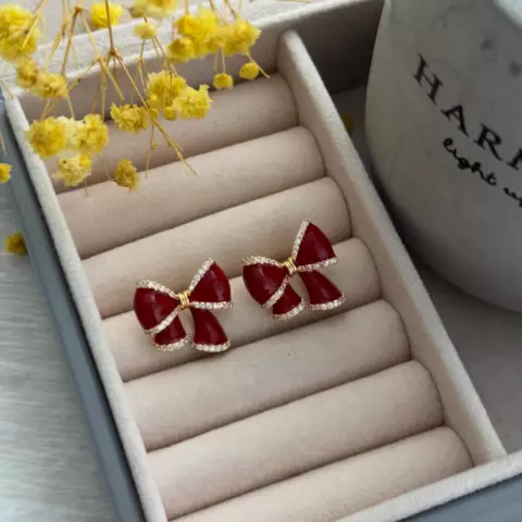 An image of a product called qırmızı bantik sırğa