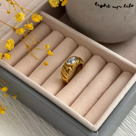 An image of a product called üzük