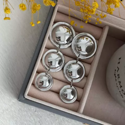An image of a product called dairəvi sallantılı sırğa