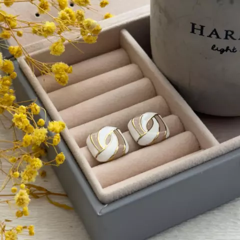 An image of a product called sırğa