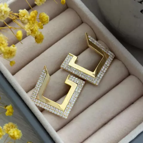 An image of a product called qızılı qaşlı sırğa