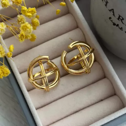 An image of a product called qızılı galaxy sırğa