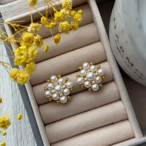 An image of a product called sırğa