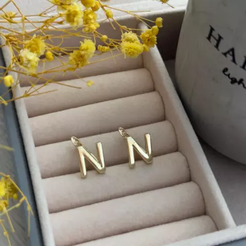 An image of a product called "n" sırğa