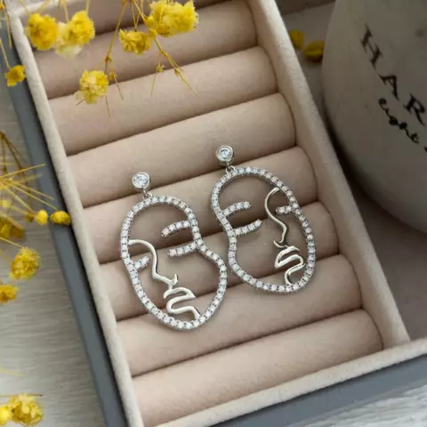 An image of a product called gümüşü qaşlı üz sırğa