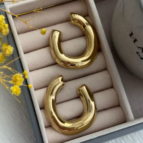 An image of a product called qızılı sırğa