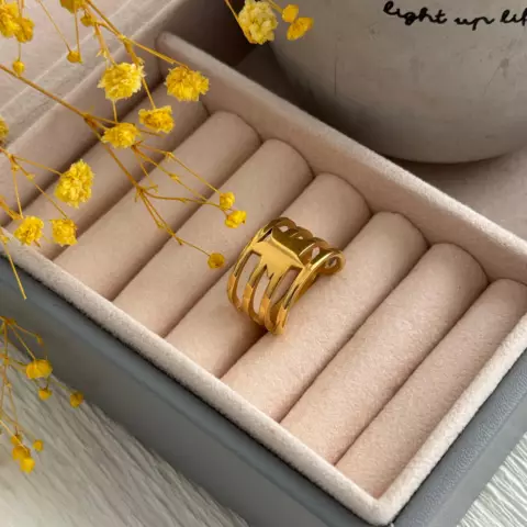 An image of a product called üzük
