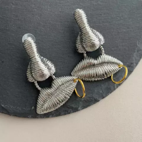 An image of a product called silver nose lip sırğa