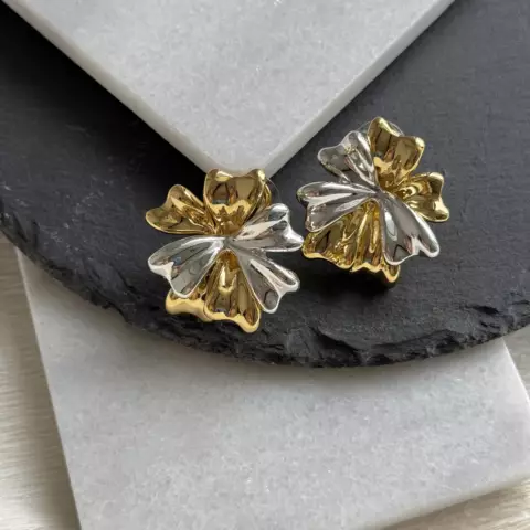 An image of a product called mix çiçək formalı sırğa