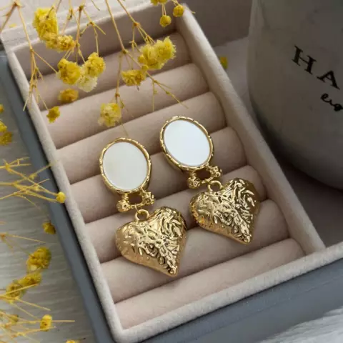 An image of a product called sədəfli ürək sırğa