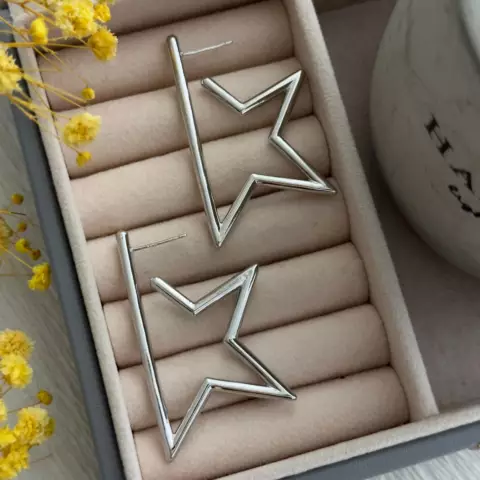 An image of a product called gümüşü ulduz sırğa