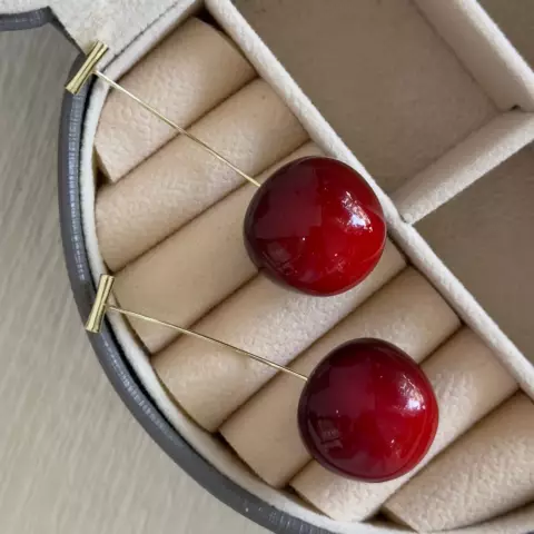 vişnə sırğa