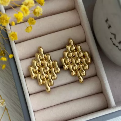 An image of a product called qızılı sırğa