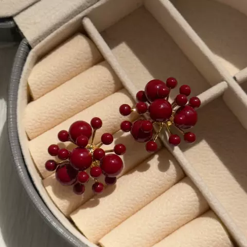 bordo sırğa