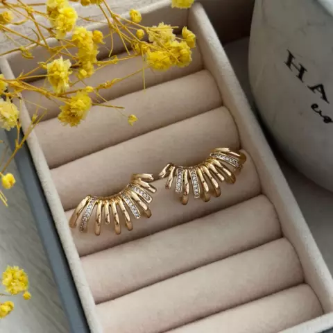 An image of a product called çoxgörünümlü qızılı sırğa