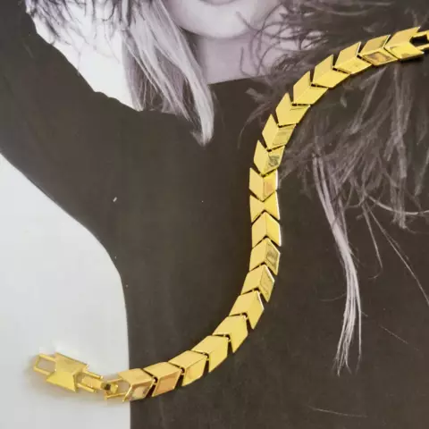 qızılı qolbaq