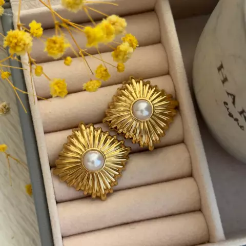An image of a product called mirvarili sırğa