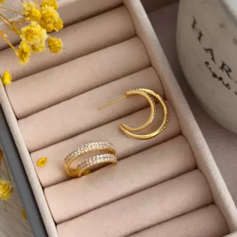 An image of a product called incə qaşlı qızılı sırğa
