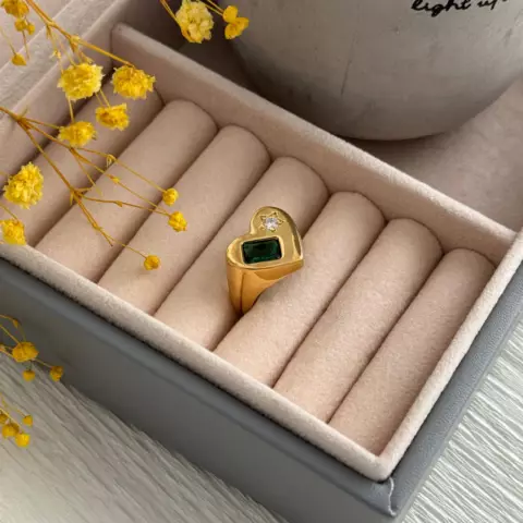An image of a product called üzük