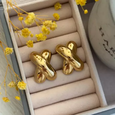 An image of a product called '' x '' sırğa