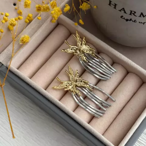 An image of a product called mix saçaqlı kəpənək sırğa