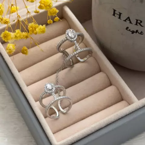An image of a product called qaşlı ikili üzük