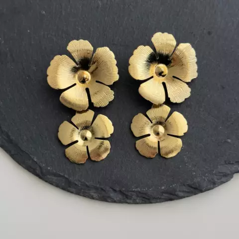 An image of a product called qızılı çiçək sırğa