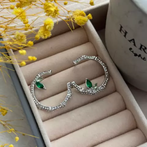 An image of a product called sırğa