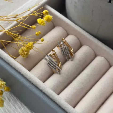 An image of a product called qaşlı sırğa