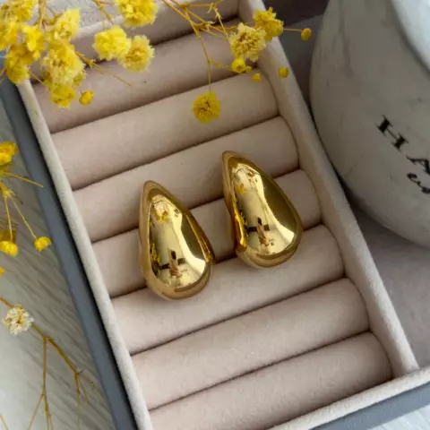 An image of a product called qızılı drop sırğa