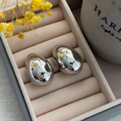 An image of a product called gümüşü drop sırğa