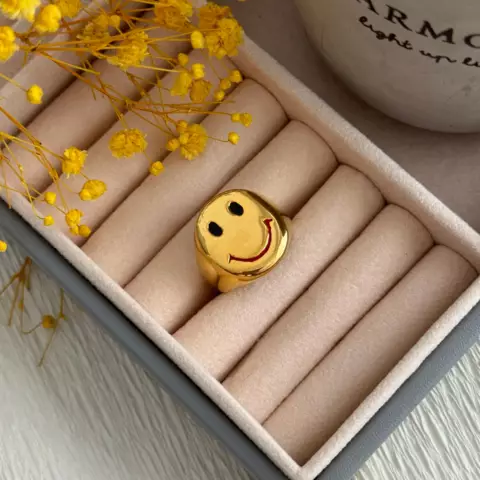 An image of a product called smile üzük