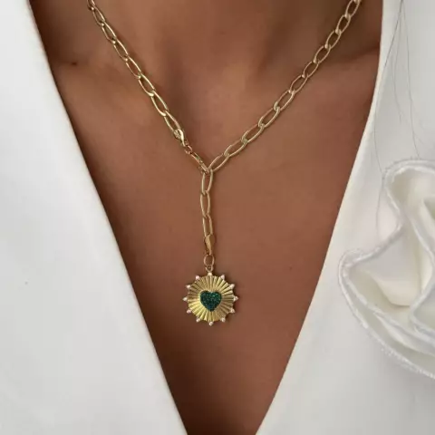 An image of a product called yaşıl ürək detallı boyunbağı