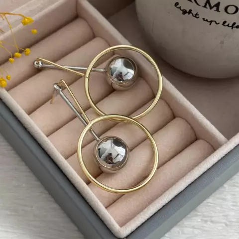 An image of a product called sırğa