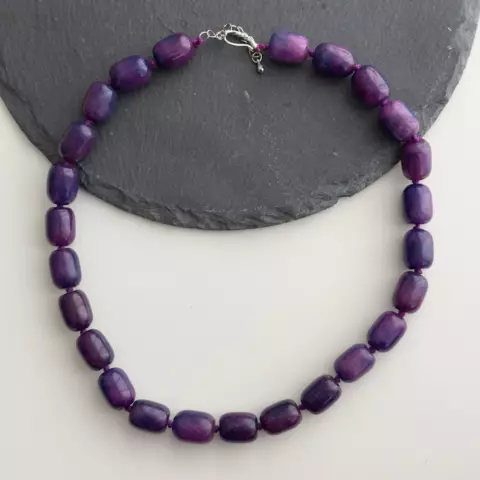 An image of a product called təbii daş boyunbağı