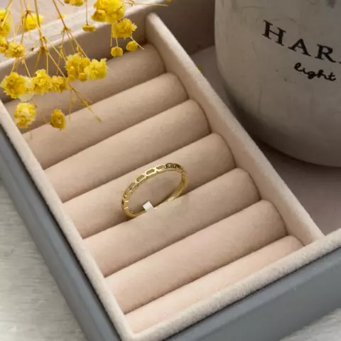 An image of a product called qızılı üzük