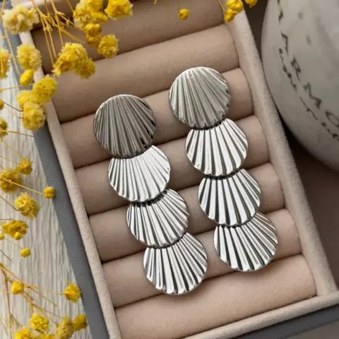 An image of a product called gümüşü sallantılı sırğa
