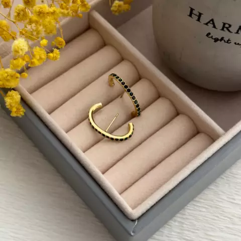 An image of a product called yaşıl qaşlı qızılı sırğa