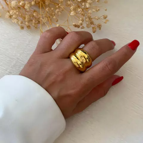 An image of a product called qızılı toppuş üzük