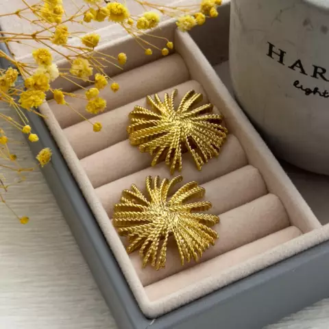 An image of a product called sırğa