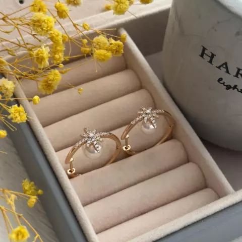 An image of a product called qütb ulduzlu halqa sırğa